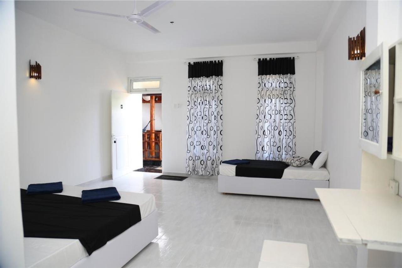 Soul Surfer - Weligama Hostel ภายนอก รูปภาพ