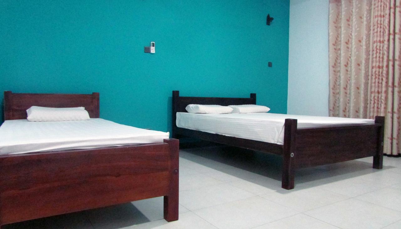 Soul Surfer - Weligama Hostel ภายนอก รูปภาพ