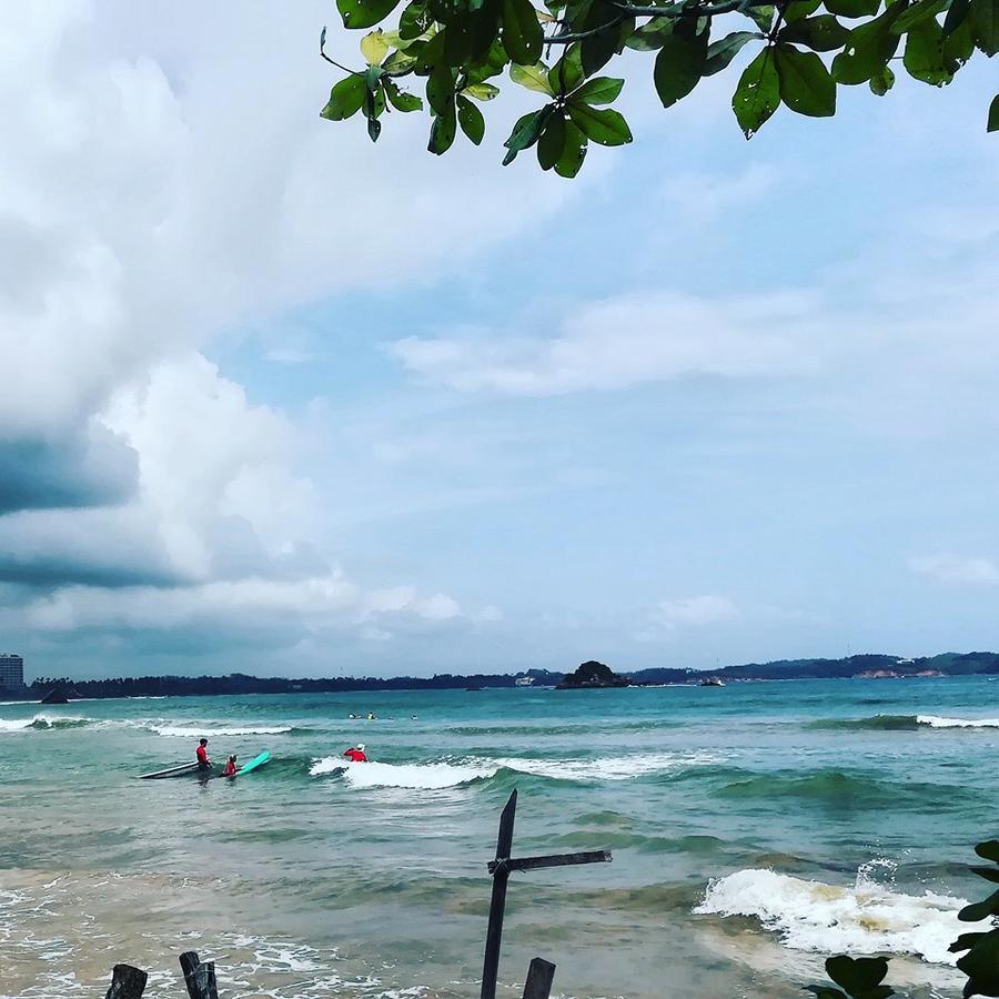 Soul Surfer - Weligama Hostel ภายนอก รูปภาพ