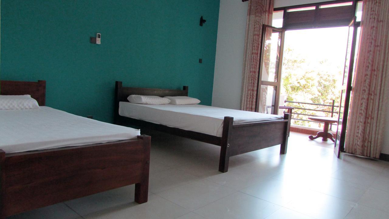 Soul Surfer - Weligama Hostel ภายนอก รูปภาพ