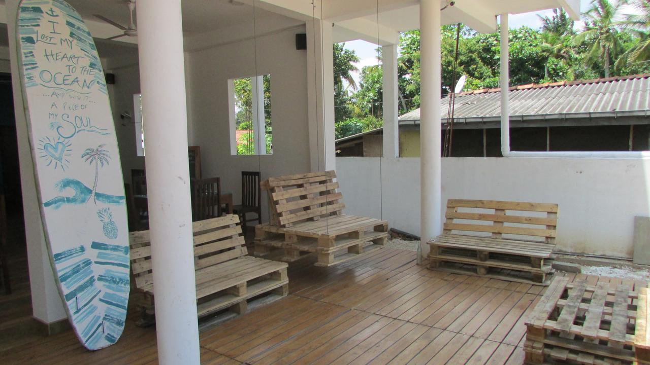 Soul Surfer - Weligama Hostel ภายนอก รูปภาพ