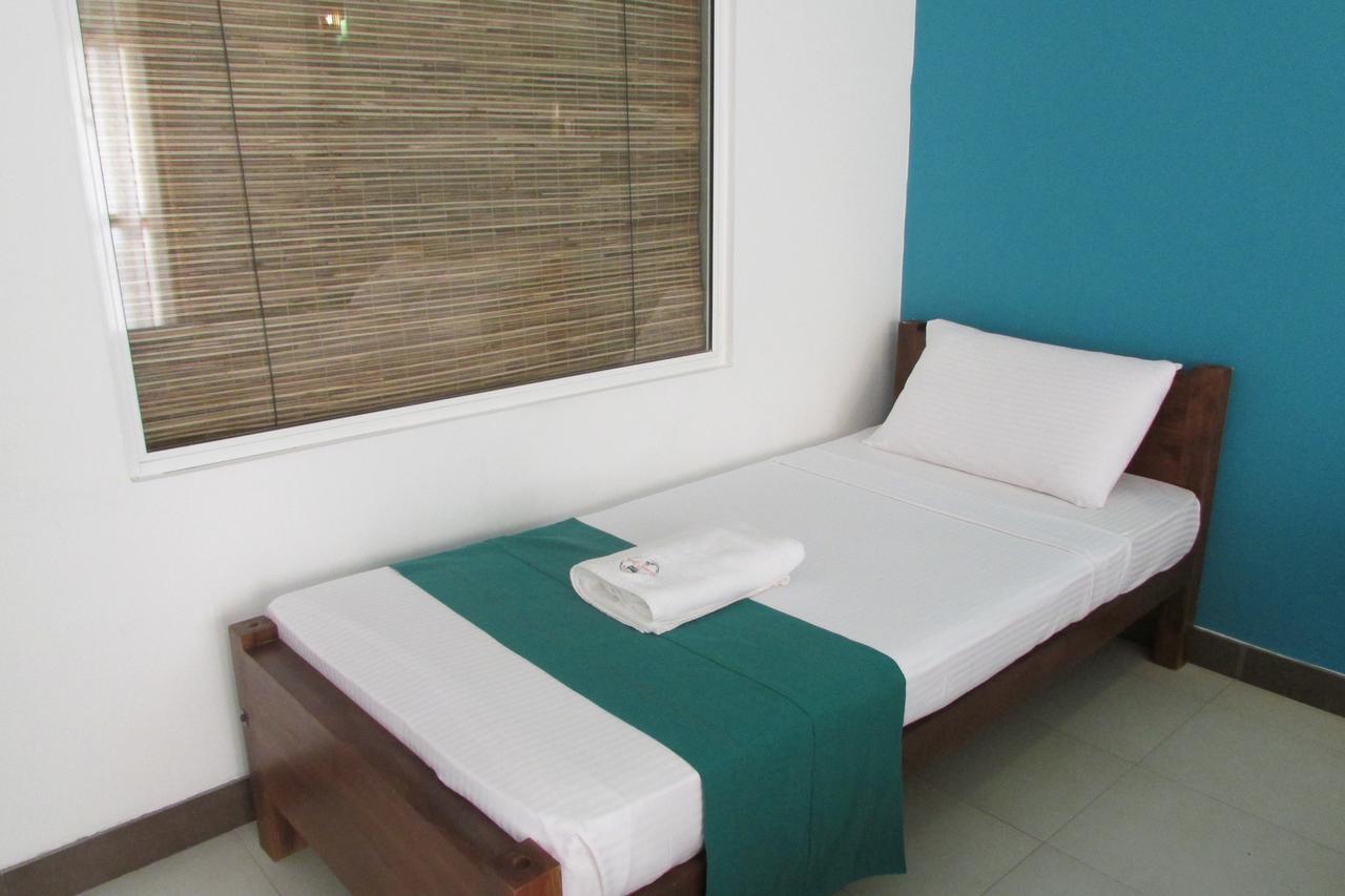 Soul Surfer - Weligama Hostel ภายนอก รูปภาพ